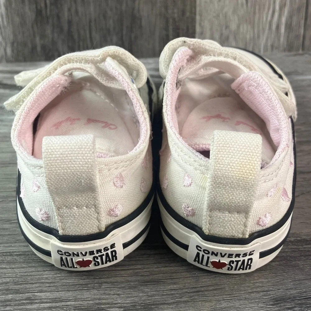 Converse Chuck Taylor All Star 2V Infant White Pink Heart Sneakers A19067F Sz 3